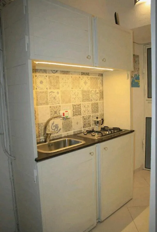 Apartment Piccola Maison Nel Centro Di Napoli Italy